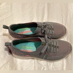 Grey Sketcher Memory foam